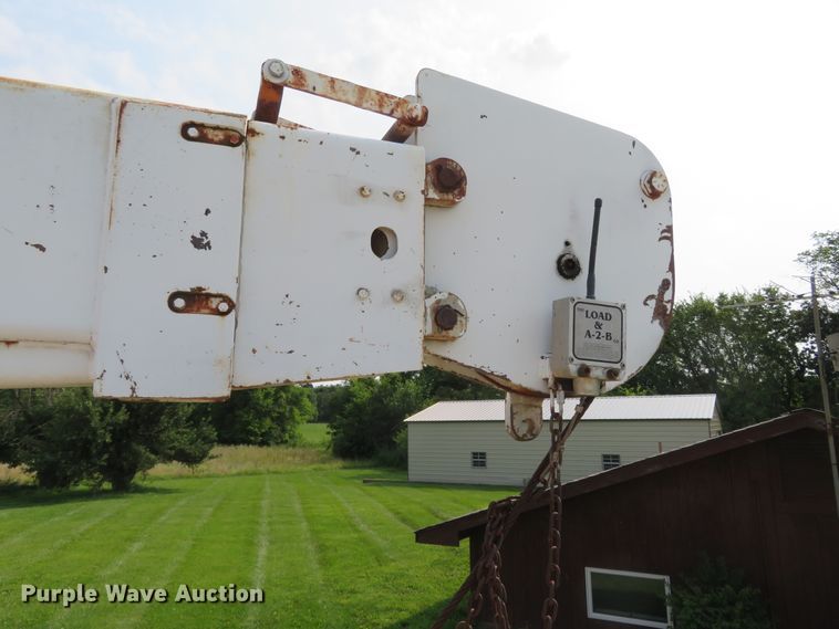 image for item FP9340 2002 Freightliner FL70  crane truck