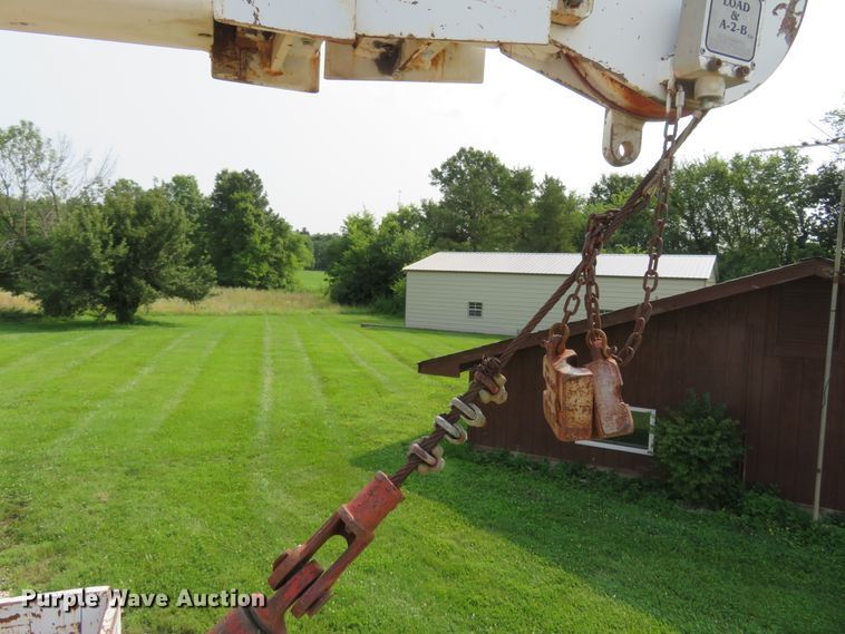 image for item FP9340 2002 Freightliner FL70  crane truck