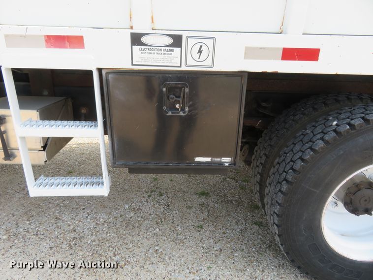 image for item FP9340 2002 Freightliner FL70  crane truck