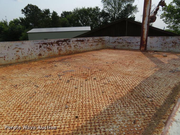 image for item FP9340 2002 Freightliner FL70  crane truck