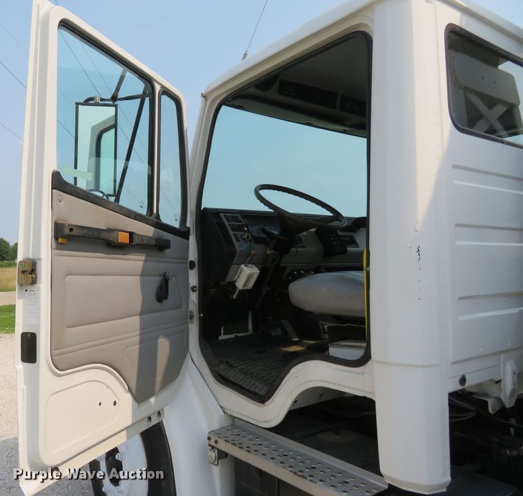 image for item FP9340 2002 Freightliner FL70  crane truck