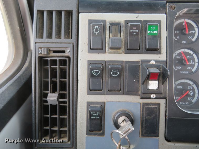 image for item FP9340 2002 Freightliner FL70  crane truck