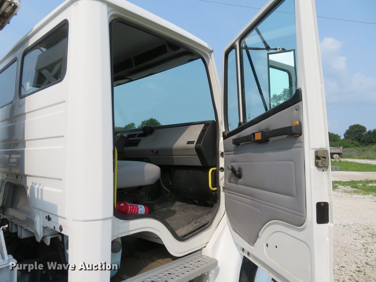 image for item FP9340 2002 Freightliner FL70  crane truck