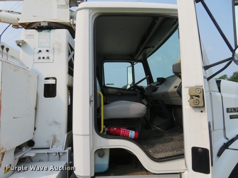 image for item FP9340 2002 Freightliner FL70  crane truck