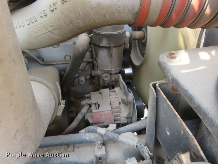 image for item FP9340 2002 Freightliner FL70  crane truck