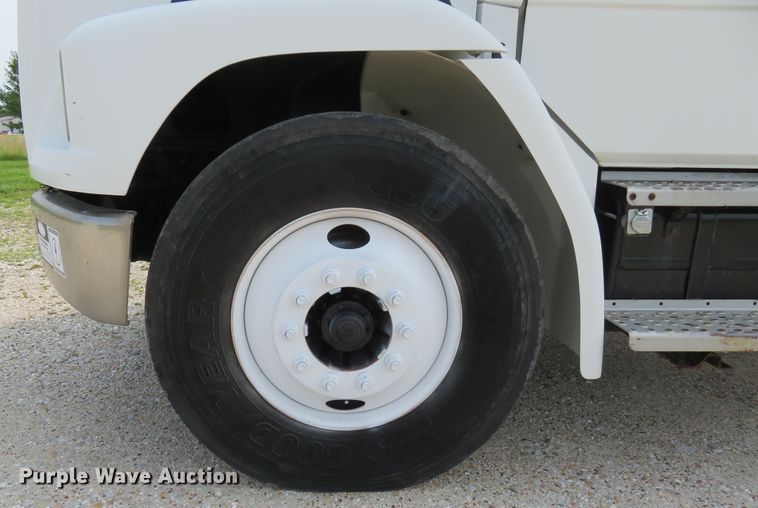 image for item FP9340 2002 Freightliner FL70  crane truck