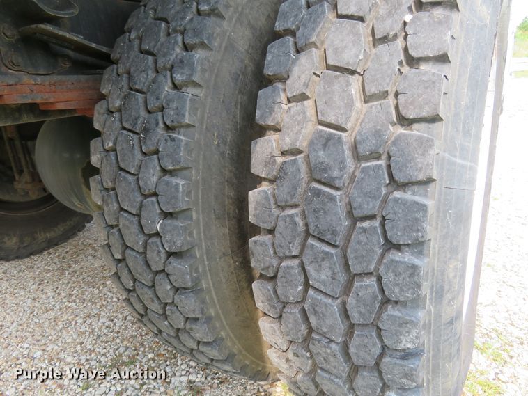 image for item FP9340 2002 Freightliner FL70  crane truck