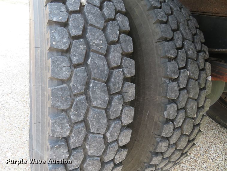 image for item FP9340 2002 Freightliner FL70  crane truck