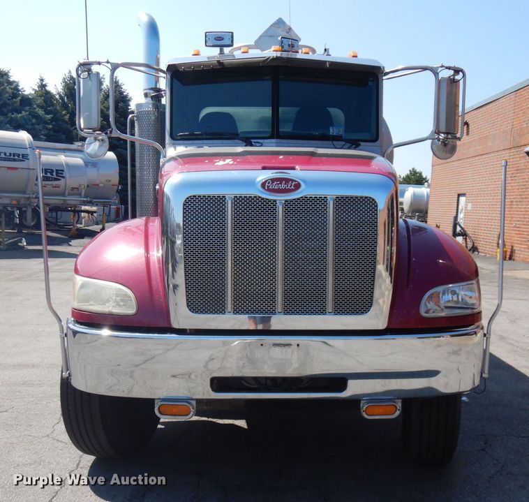 image for item HD9115 2007 Peterbilt PB340  tank truck