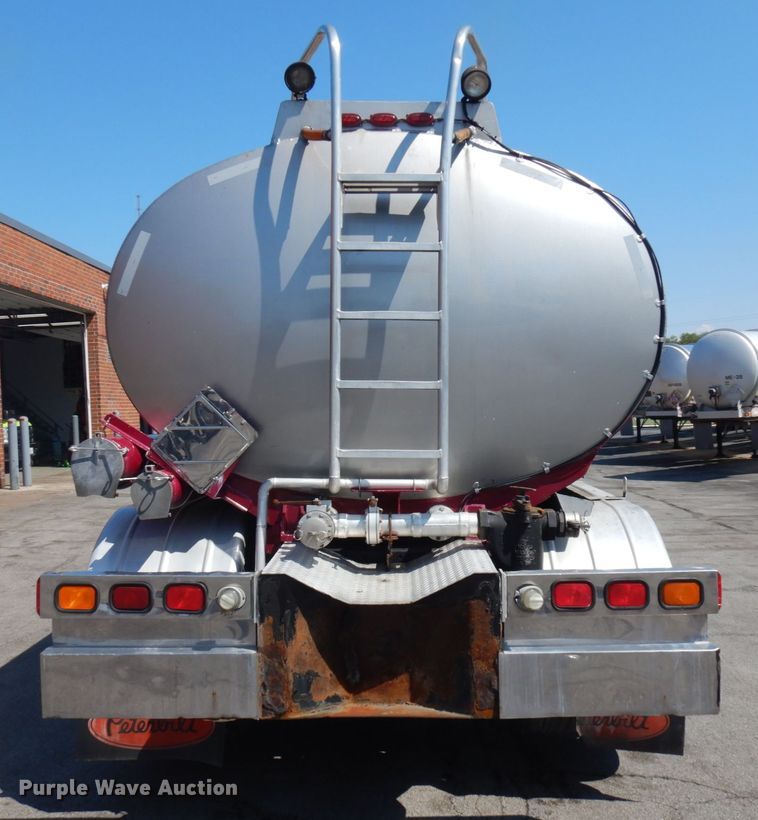 image for item HD9115 2007 Peterbilt PB340  tank truck