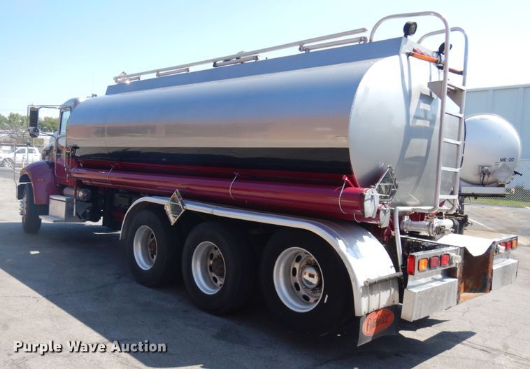 image for item HD9115 2007 Peterbilt PB340  tank truck
