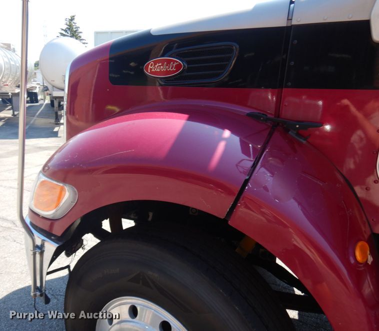 image for item HD9115 2007 Peterbilt PB340  tank truck