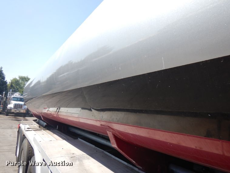 image for item HD9115 2007 Peterbilt PB340  tank truck