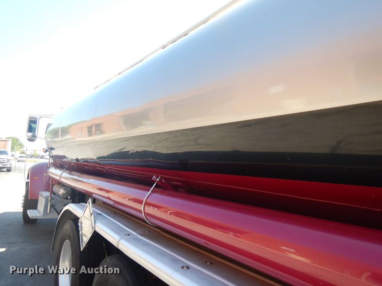 image for item HD9115 2007 Peterbilt PB340  tank truck