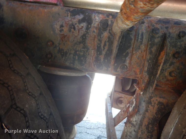 image for item HD9115 2007 Peterbilt PB340  tank truck