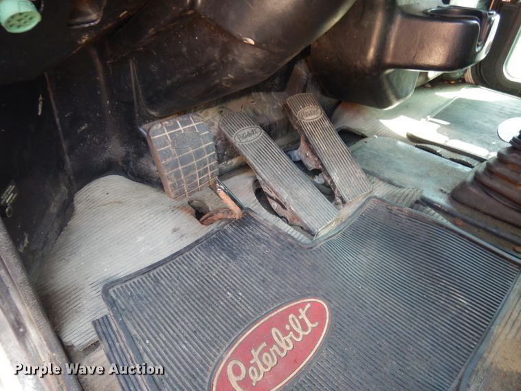 image for item HD9115 2007 Peterbilt PB340  tank truck