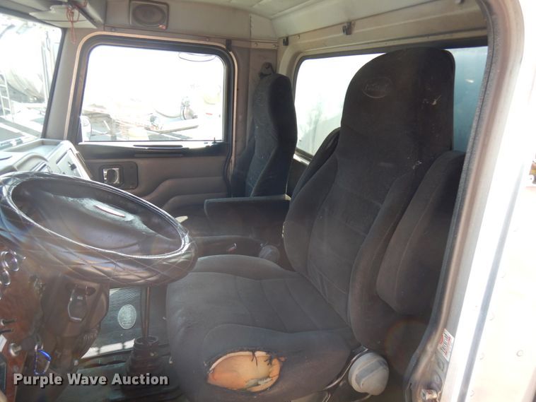 image for item HD9115 2007 Peterbilt PB340  tank truck