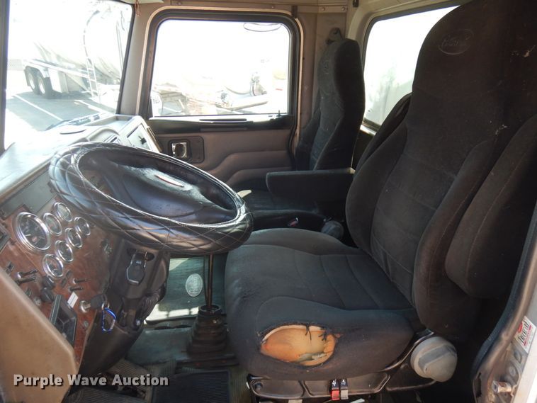 image for item HD9115 2007 Peterbilt PB340  tank truck