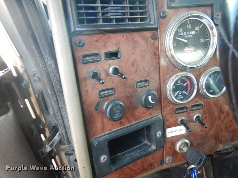 image for item HD9115 2007 Peterbilt PB340  tank truck