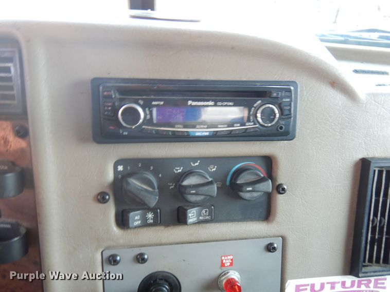 image for item HD9115 2007 Peterbilt PB340  tank truck