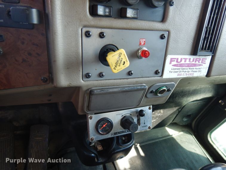 image for item HD9115 2007 Peterbilt PB340  tank truck