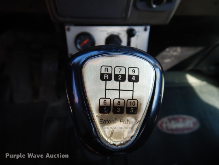 image for item HD9115 2007 Peterbilt PB340  tank truck