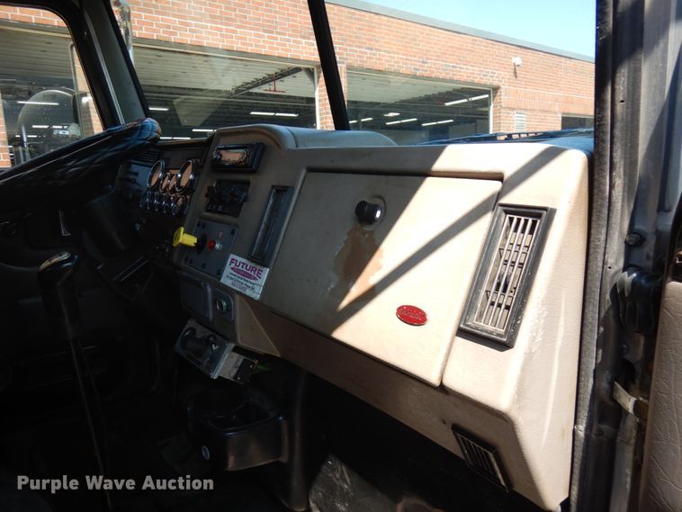 image for item HD9115 2007 Peterbilt PB340  tank truck