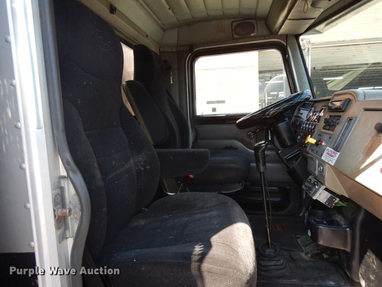 image for item HD9115 2007 Peterbilt PB340  tank truck