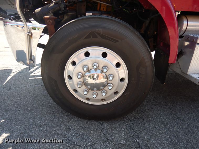 image for item HD9115 2007 Peterbilt PB340  tank truck