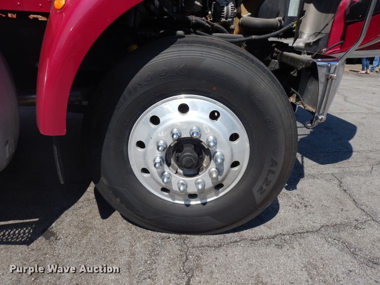 image for item HD9115 2007 Peterbilt PB340  tank truck