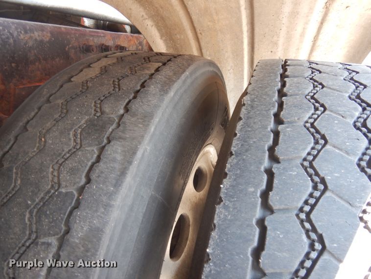 image for item HD9115 2007 Peterbilt PB340  tank truck