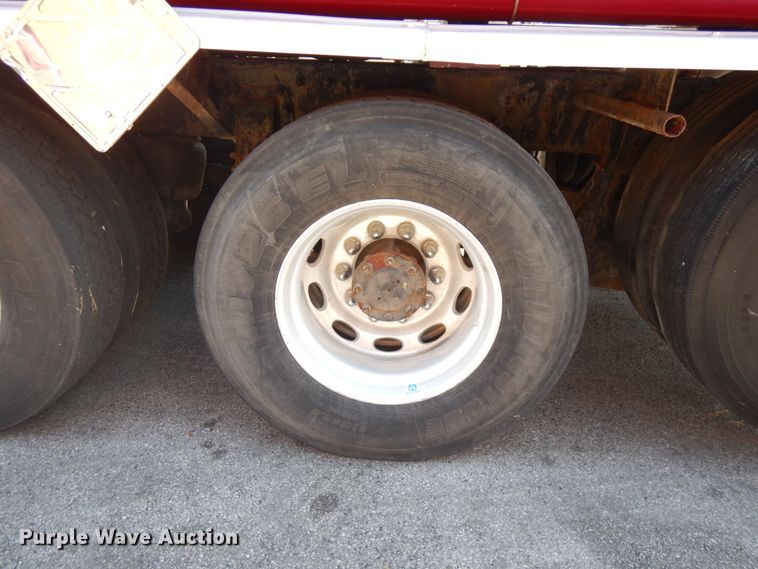 image for item HD9115 2007 Peterbilt PB340  tank truck