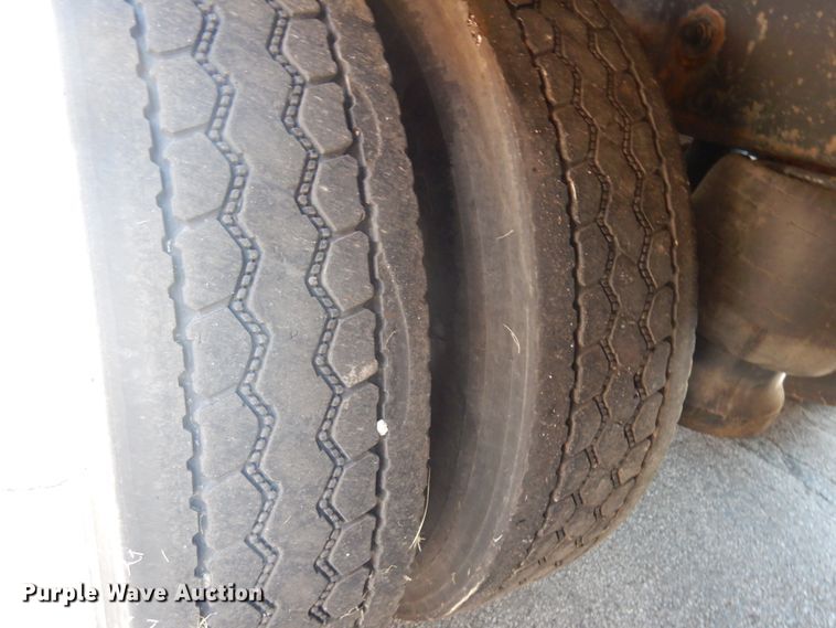 image for item HD9115 2007 Peterbilt PB340  tank truck