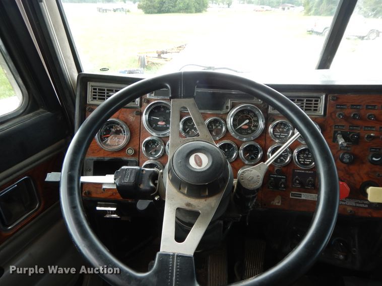 image for item HP9647 1998 Peterbilt 379  dump truck