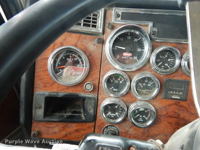 image for item HP9647 1998 Peterbilt 379  dump truck