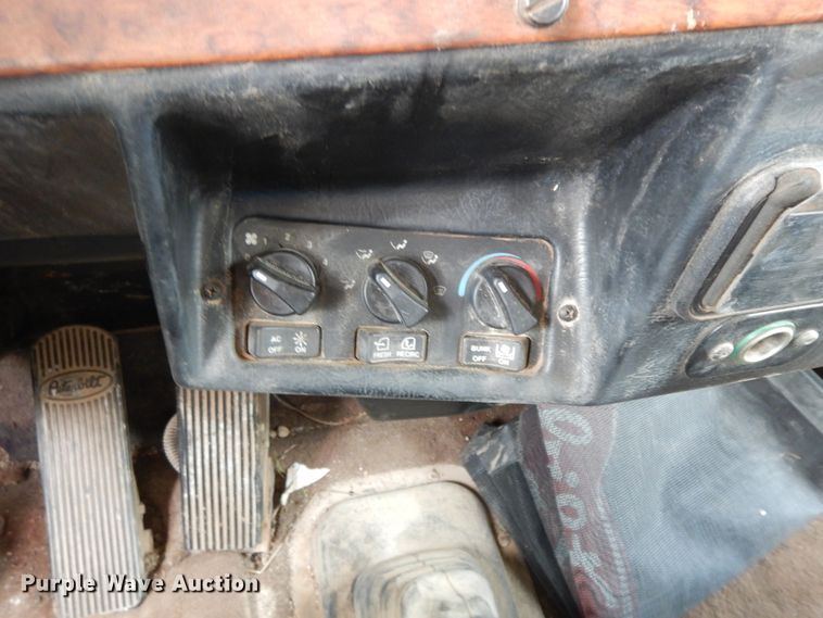 image for item HP9647 1998 Peterbilt 379  dump truck