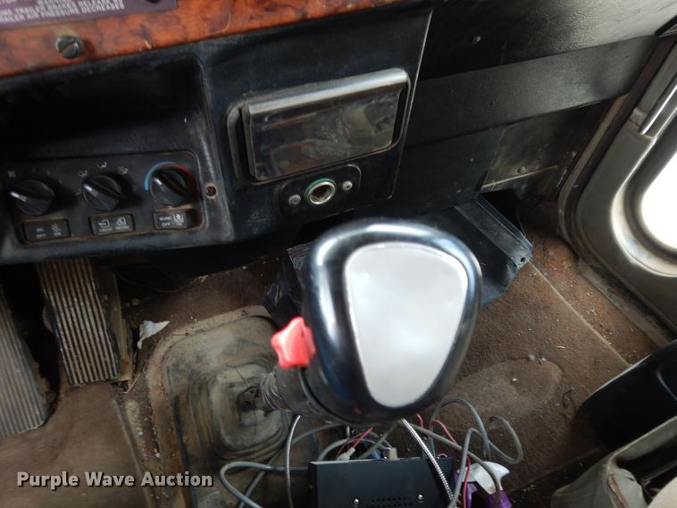 image for item HP9647 1998 Peterbilt 379  dump truck