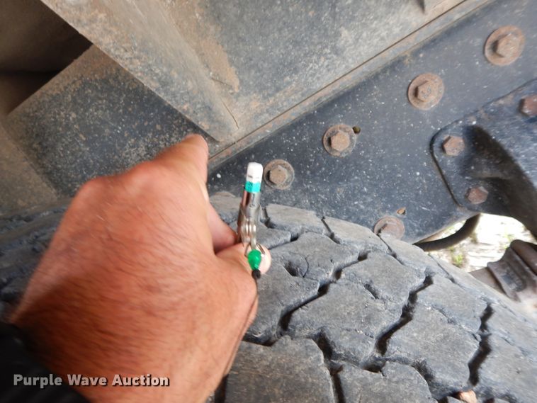 image for item HP9647 1998 Peterbilt 379  dump truck