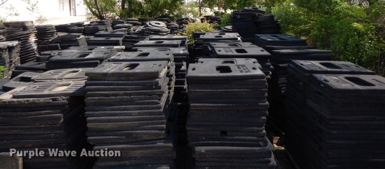 image for item HR9706 Approximately 2,965 traffic drum and cone bases