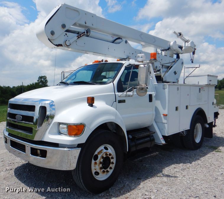 image for item HT9332 2008 Ford F750 Super Duty XL  bucket truck