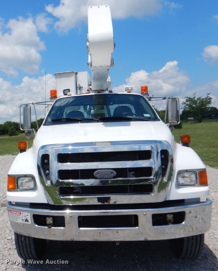 image for item HT9332 2008 Ford F750 Super Duty XL  bucket truck
