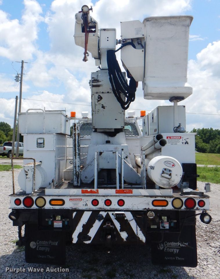 image for item HT9332 2008 Ford F750 Super Duty XL  bucket truck