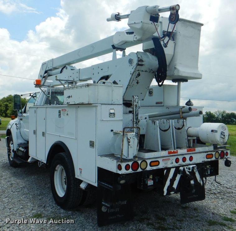 image for item HT9332 2008 Ford F750 Super Duty XL  bucket truck