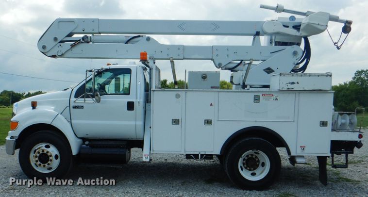 image for item HT9332 2008 Ford F750 Super Duty XL  bucket truck