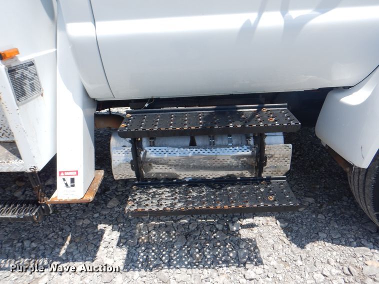 image for item HT9332 2008 Ford F750 Super Duty XL  bucket truck