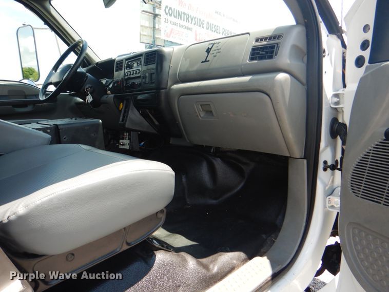 image for item HT9332 2008 Ford F750 Super Duty XL  bucket truck