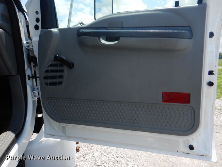 image for item HT9332 2008 Ford F750 Super Duty XL  bucket truck