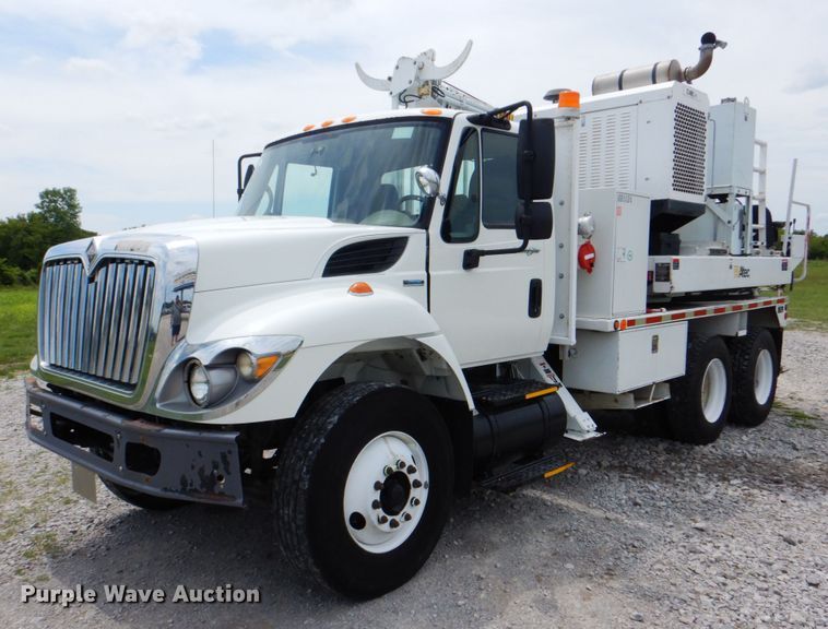 image for item HT9344 2008 International WorkStar 7400  pressure digger truck