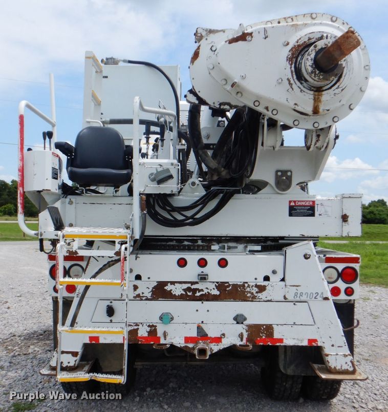 image for item HT9344 2008 International WorkStar 7400  pressure digger truck