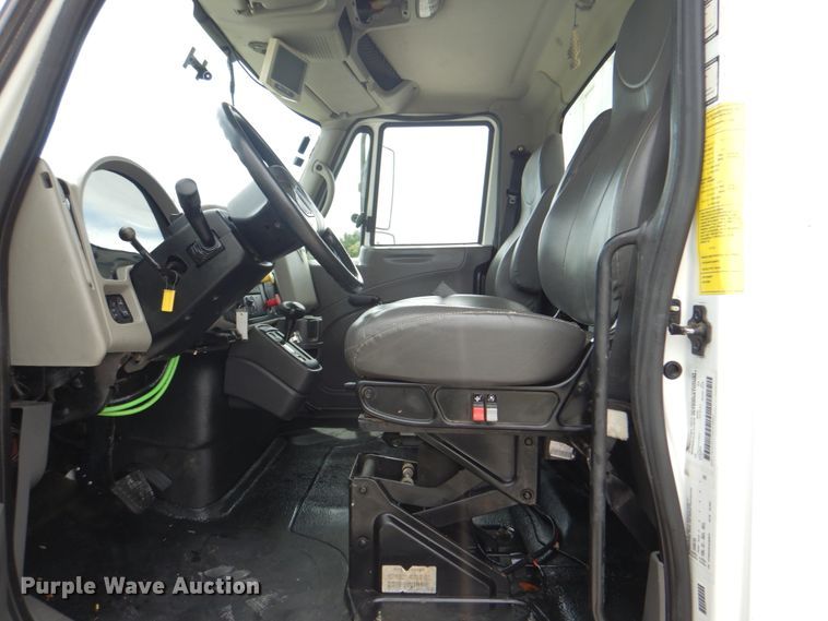 image for item HT9344 2008 International WorkStar 7400  pressure digger truck